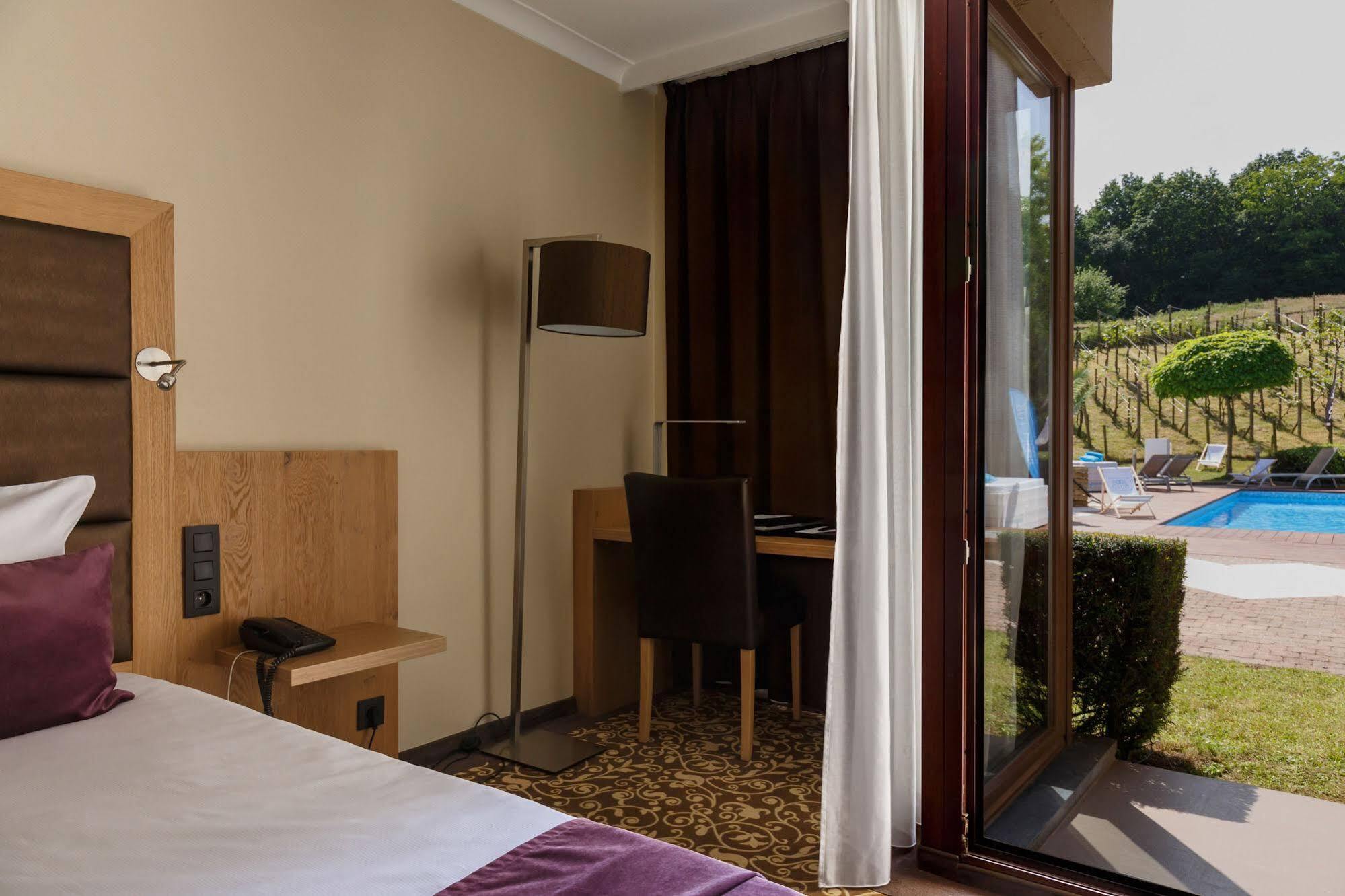 Hotel Restaurant Van Der Valk Nivelles-Sud מראה חיצוני תמונה